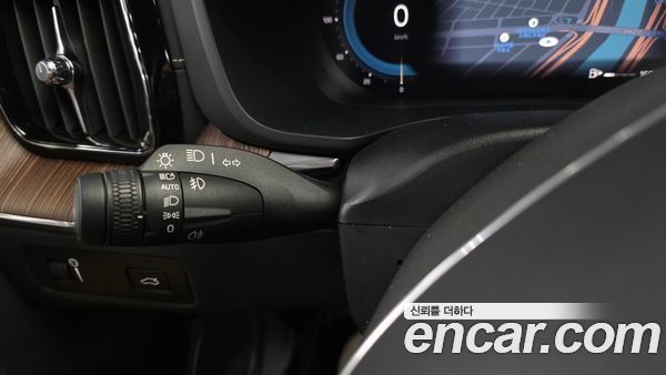 Volvo XC60 2022, фото 30