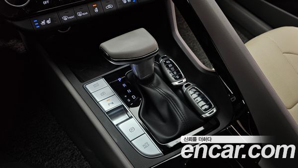 Hyundai Elantra 2023, фото 12