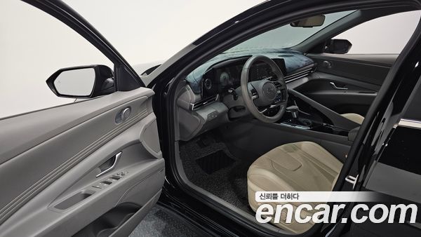 Hyundai Elantra 2023, фото 13
