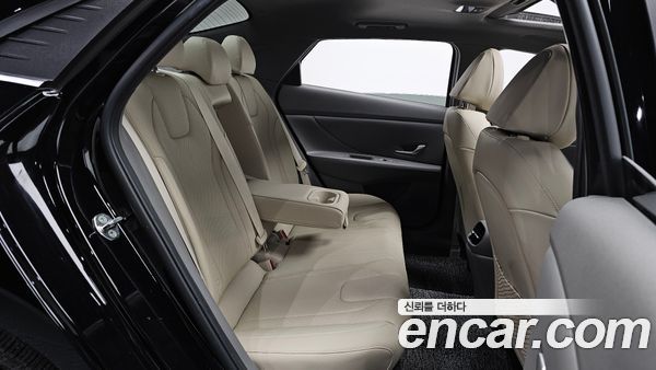Hyundai Elantra 2023, фото 18