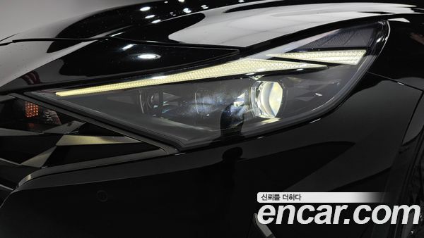 Hyundai Elantra 2023, фото 8