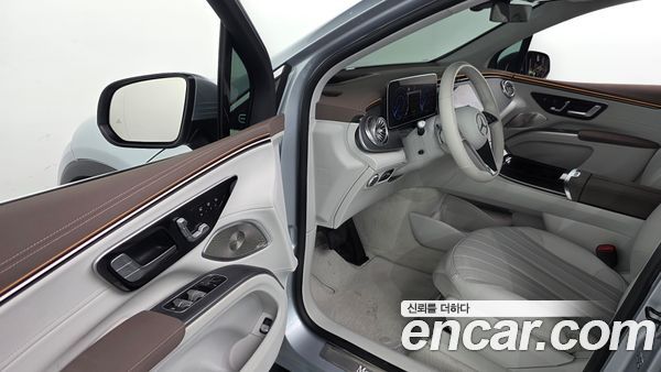 Mercedes-Benz EQS 2023, фото 13