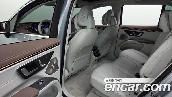 Mercedes-Benz EQS 2023, фото 18