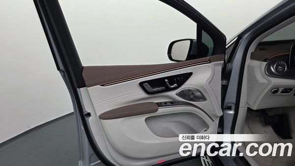 Mercedes-Benz EQS 2023, фото 14