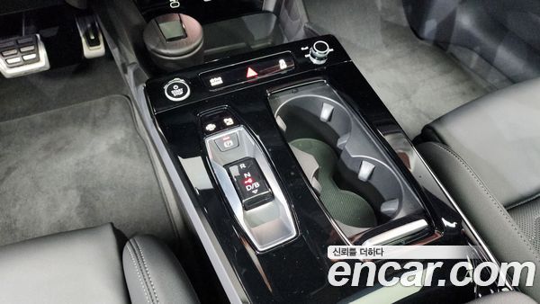 Audi A6 e-Tron 2025, фото 12