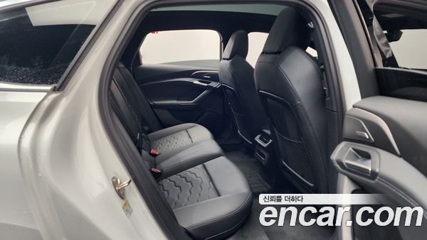 Audi A6 e-Tron 2025, фото 17