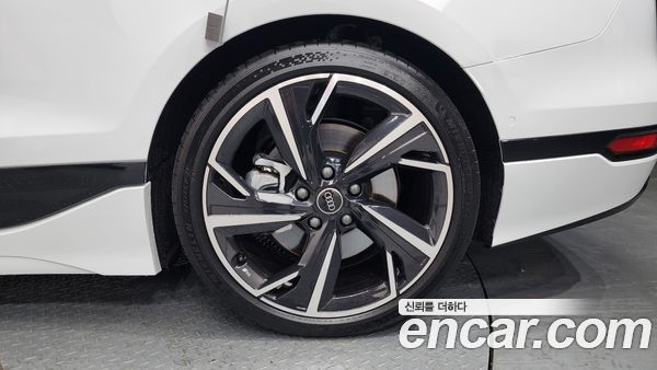 Audi A6 e-Tron 2025, фото 7