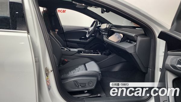 Audi A6 e-Tron 2025, фото 16