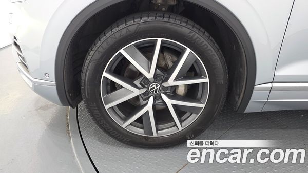 Volkswagen Touareg 2023, фото 5