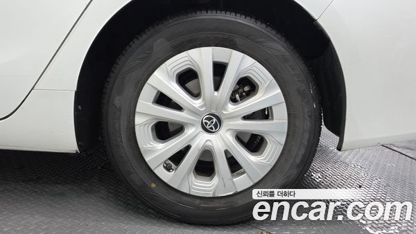 Toyota Prius 2022, фото 5