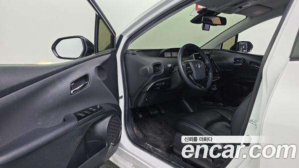 Toyota Prius 2022, фото 16