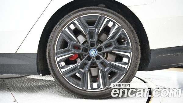 BMW i5 2024, фото 5