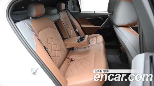 BMW i5 2024, фото 12