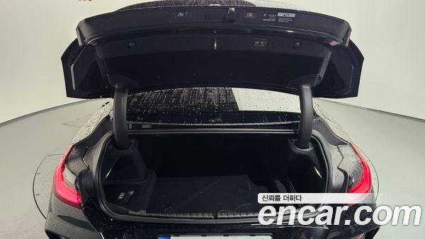 BMW 8 Series 2024, фото 26