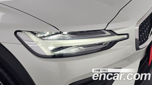 Volvo V60 2024, фото 8