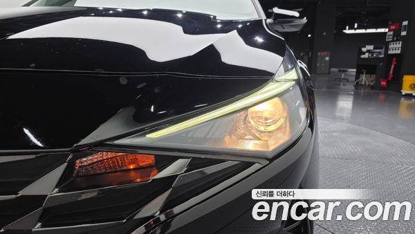 Hyundai Elantra 2023, фото 8
