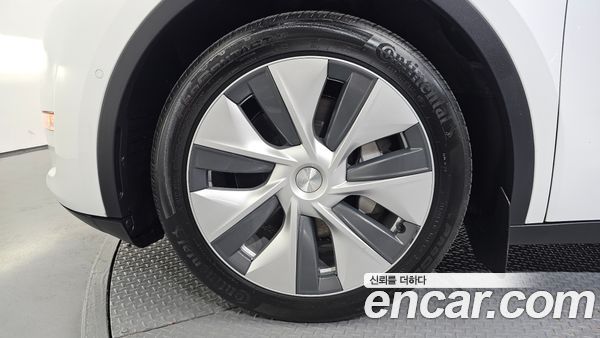 Tesla Model Y 2022, фото 5
