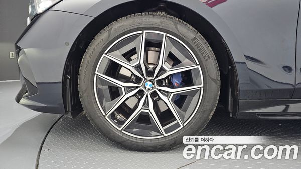 BMW 5 Series 2024, фото 5