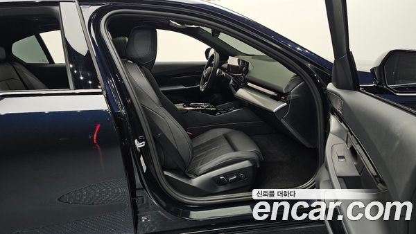 BMW 5 Series 2024, фото 16