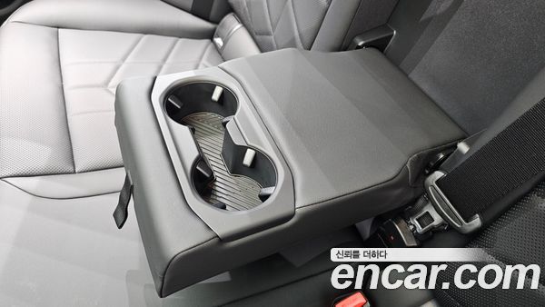 BMW 5 Series 2024, фото 35