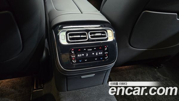 Mercedes-Benz S-Class 2022, фото 29