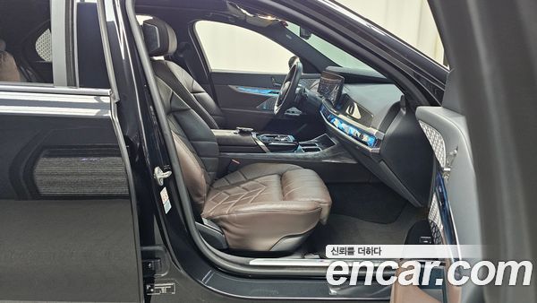 BMW 7 Series 2023, фото 16