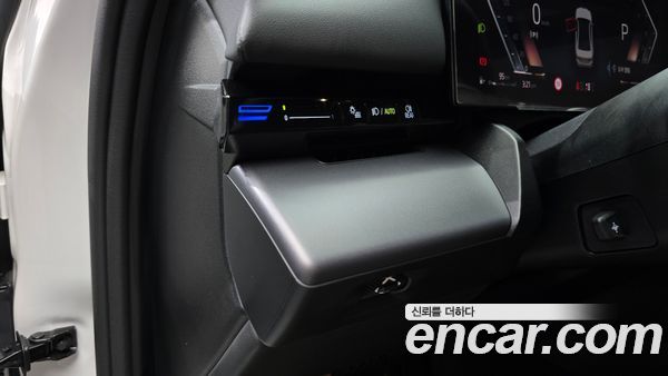 BMW 5 Series 2024, фото 31