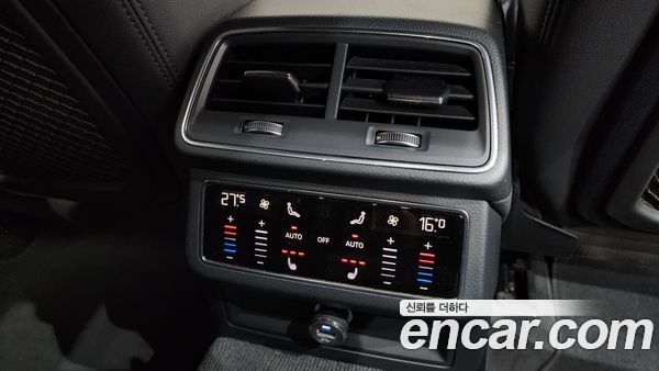 Audi A6 2021, фото 30