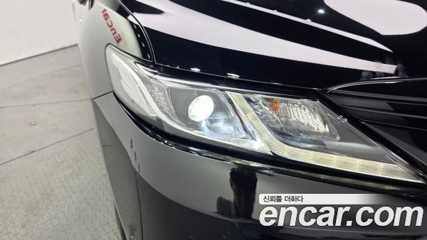 Toyota Camry 2022, фото 8