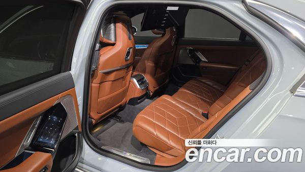 BMW 7 Series 2023, фото 16