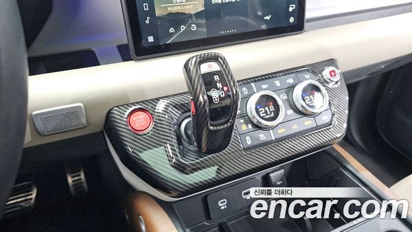 Land Rover Defender 2023, фото 12