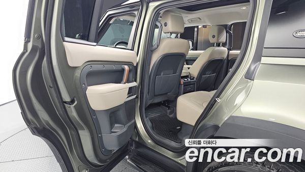 Land Rover Defender 2023, фото 18
