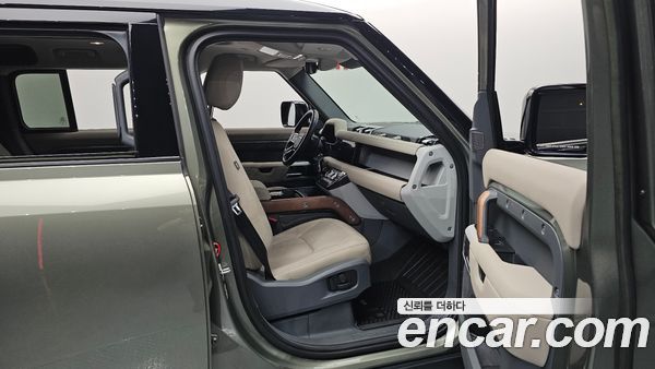 Land Rover Defender 2023, фото 16