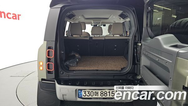 Land Rover Defender 2023, фото 29