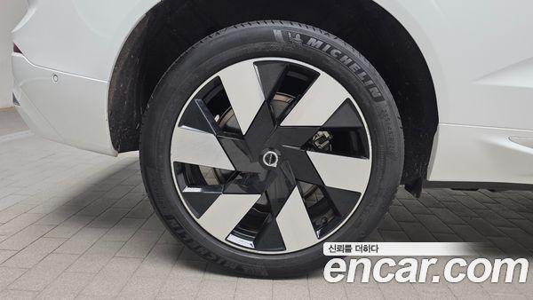 Volvo XC60 2025, фото 4
