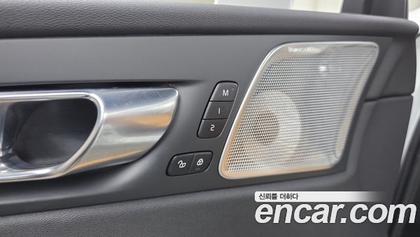 Volvo XC60 2025, фото 28