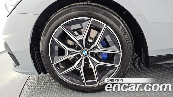 BMW 5 Series 2024, фото 5