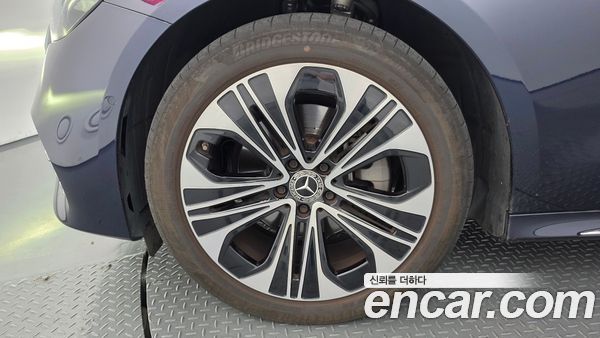 Mercedes-Benz E-Class 2026, фото 5