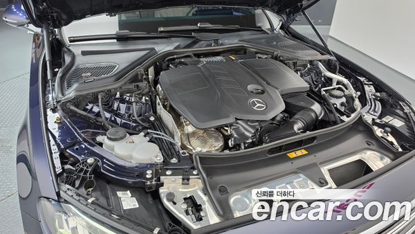 Mercedes-Benz E-Class 2026, фото 6