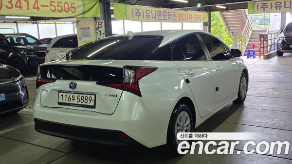 Toyota Prius 2021, фото 4
