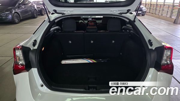 Toyota Prius 2021, фото 13