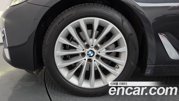 BMW 5 Series 2023, фото 5