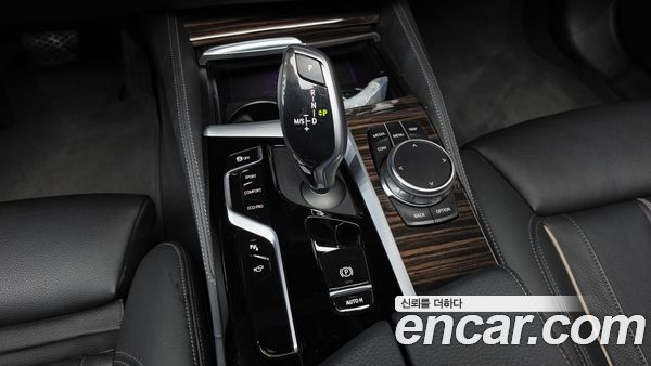 BMW 5 Series 2023, фото 9