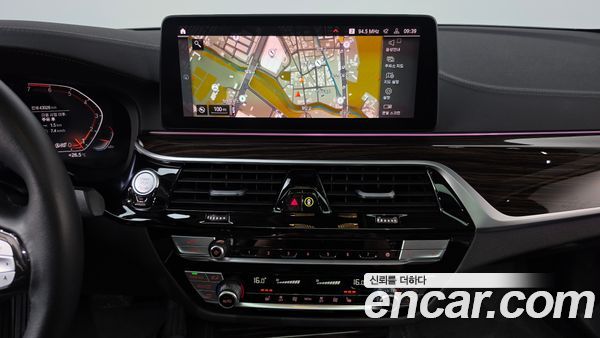BMW 5 Series 2023, фото 14