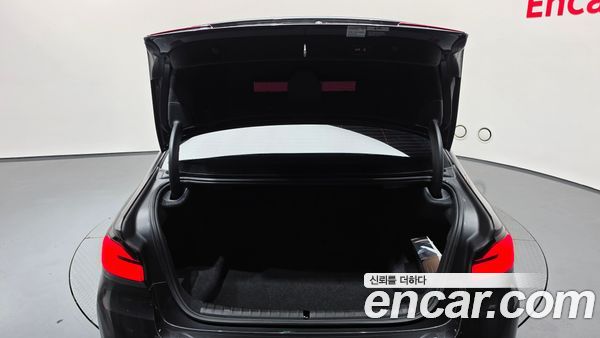 BMW 5 Series 2023, фото 20