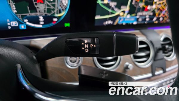 Mercedes-Benz E-Class 2021, фото 12