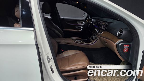 Mercedes-Benz E-Class 2021, фото 17