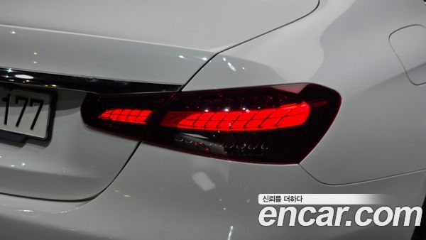 Mercedes-Benz E-Class 2021, фото 9