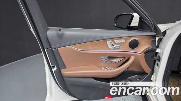 Mercedes-Benz E-Class 2021, фото 14