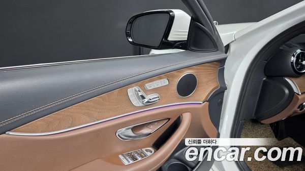 Mercedes-Benz E-Class 2021, фото 27